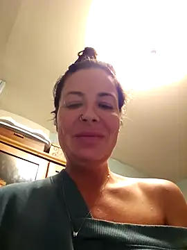 RebeccaXO  online show from 24, 4, 2026