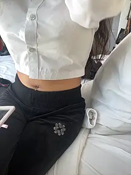 Snapshot of DulceMya6 chatting on 28, 11, 2025 DulceMya6 online show from 28, 11, 2025