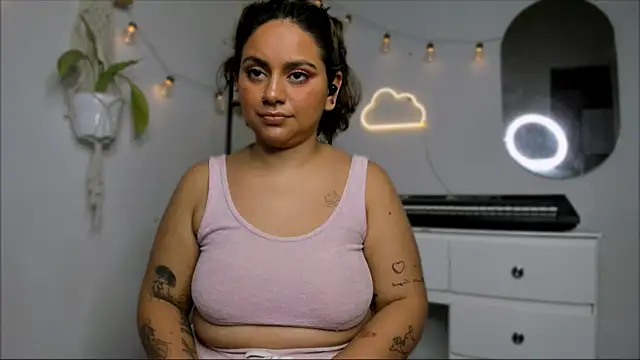 susy angel online show from 29, 12, 2024