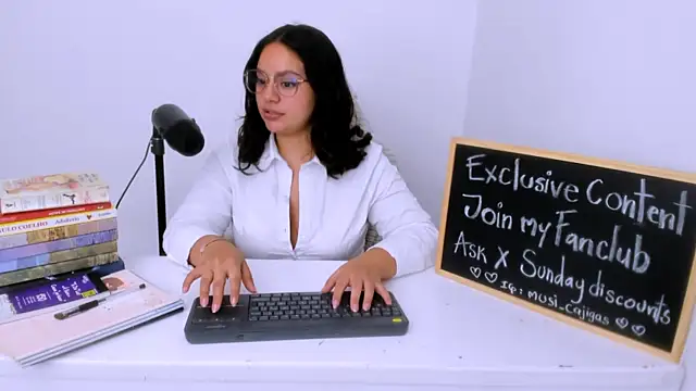 Snapshot of susy_angel chatting on 8, 6, 2026 susy angel online show from 8, 6, 2026