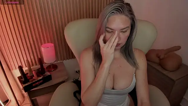 MarianL0ve online show from 1, 3, 2025