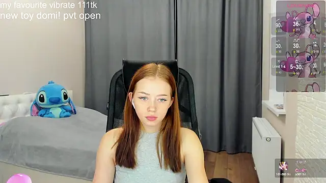 Snapshot of Hot_Mia_ chatting on 4, 12, 2024 Hot Mia online show from 4, 12, 2024