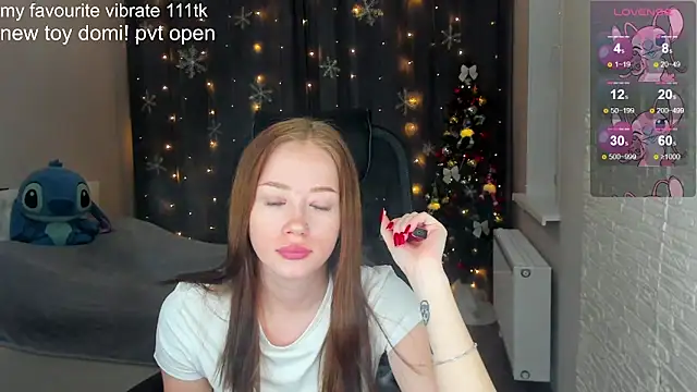 Snapshot of Hot_Mia_ chatting on 8, 12, 2024 Hot Mia online show from 8, 12, 2024