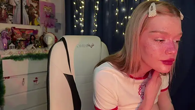Snapshot of boobsybootie chatting on 1, 1, 2025 boobsybootie online show from 1, 1, 2025