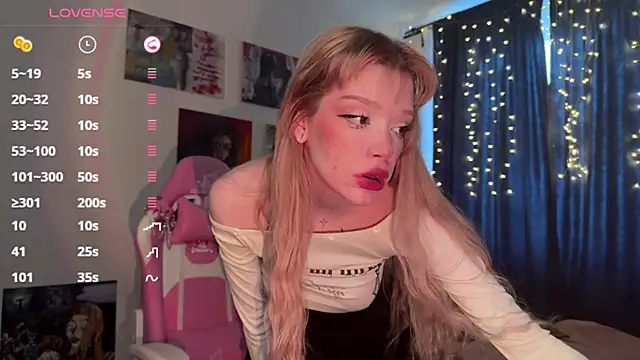 Snapshot of boobsybootie chatting on 8, 3, 2025 boobsybootie online show from 8, 3, 2025