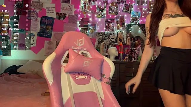 Snapshot of boobsybootie chatting on 30, 9, 2025 boobsybootie online show from 30, 9, 2025