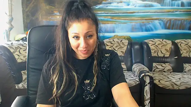 MoistMady online show from 3, 11, 2025