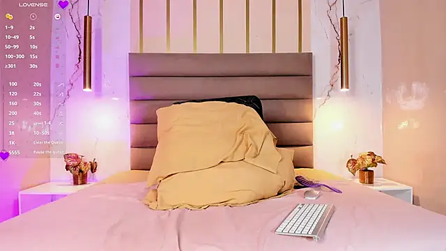 Scarleett 22 online show from 5, 4, 2026