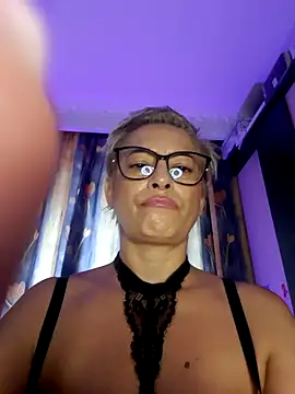 BellaBellaHot online show from 13, 9, 2025