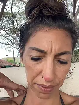 Snapshot of amanilouve chatting on 17, 2, 2025 amanilouve online show from 17, 2, 2025