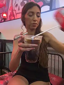 Snapshot of amanilouve chatting on 8, 3, 2025 amanilouve online show from 8, 3, 2025