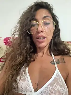 Snapshot of amanilouve chatting on 18, 9, 2025 amanilouve online show from 18, 9, 2025