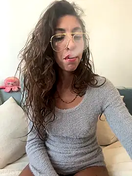 Snapshot of amanilouve chatting on 17, 10, 2025 amanilouve online show from 17, 10, 2025