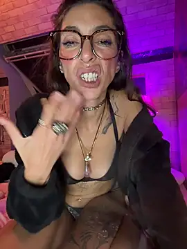 amanilouve online show from 10, 3, 2026