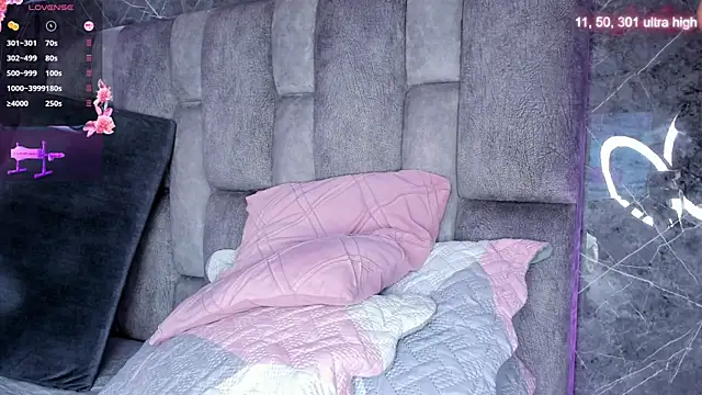 Snapshot of emily_fox1 chatting on 22, 11, 2025 emily fox1 online show from 22, 11, 2025