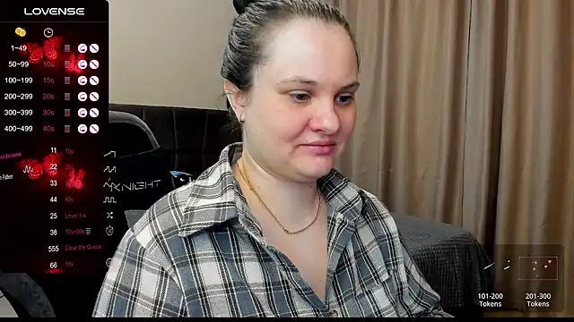 Snapshot of AlanaBrox chatting on 24, 11, 2025 AlanaBrox online show from 24, 11, 2025