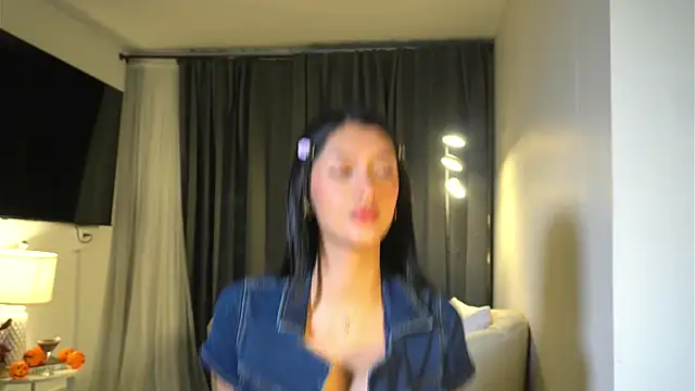 Snapshot of kendall_ruiz chatting on 27, 10, 2025 kendall ruiz online show from 27, 10, 2025