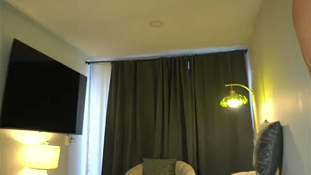 Snapshot of kendall_ruiz chatting on 14, 11, 2025 kendall ruiz online show from 14, 11, 2025