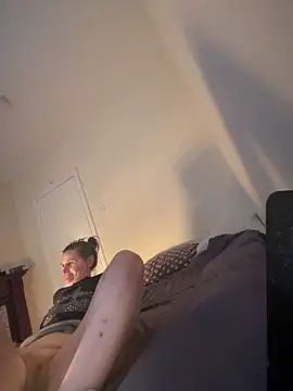 Snapshot of CuzzyB69 chatting on 21, 2, 2025 CuzzyB69 online show from 21, 2, 2025