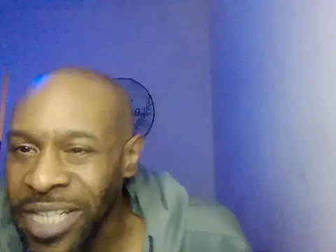 Snapshot of CuzzyB69 chatting on 27, 11, 2025 CuzzyB69 online show from 27, 11, 2025