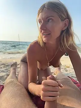 Snapshot of neighbours_love chatting on 4, 2, 2025 neighbours love online show from 4, 2, 2025