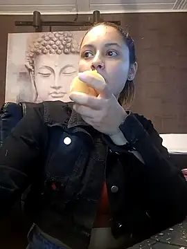 Snapshot of Emiily_W chatting on 10, 1, 2025 Emiily W online show from 10, 1, 2025