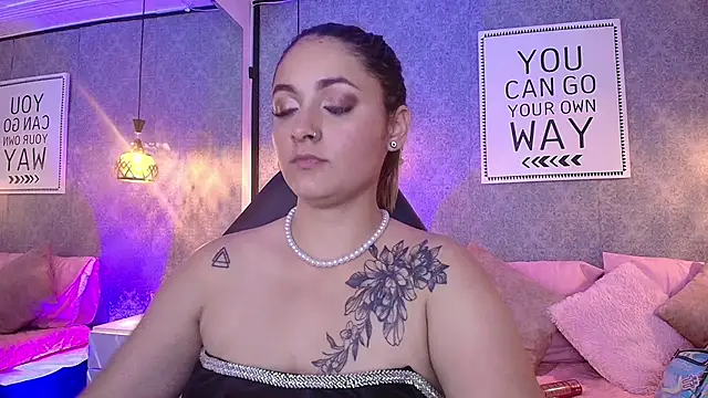 Snapshot of Emiily_W chatting on 7, 2, 2025 Emiily W online show from 7, 2, 2025