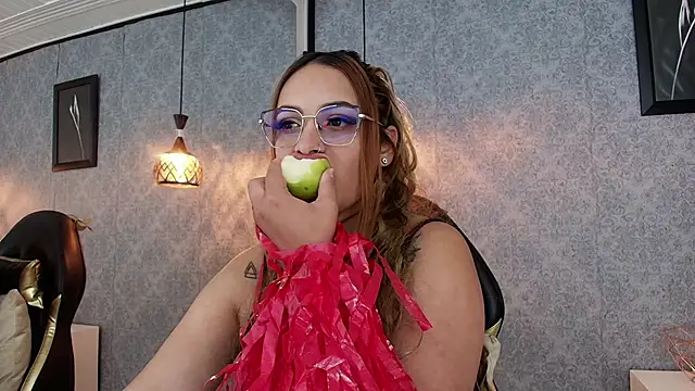 Snapshot of Emiily_W chatting on 10, 9, 2025 Emiily W online show from 10, 9, 2025