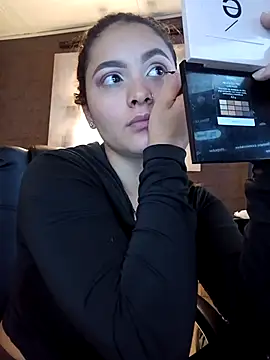 Snapshot of Emiily_W chatting on 24, 10, 2025 Emiily W online show from 24, 10, 2025