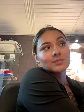 Snapshot of Emiily_W chatting on 5, 11, 2025 Emiily W online show from 5, 11, 2025