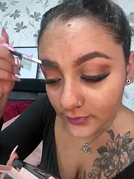 Snapshot of Emiily_W chatting on 16, 12, 2025 Emiily W online show from 16, 12, 2025