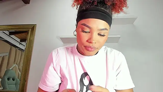 Snapshot of naia_blessed chatting on 19, 2, 2025 naia blessed online show from 19, 2, 2025