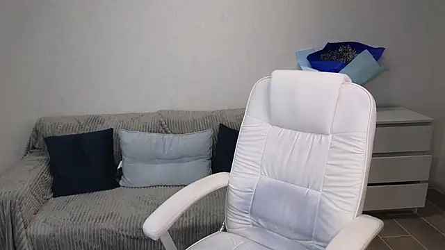 EvaMaddison online show from 5, 1, 2025