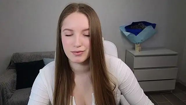 EvaMaddison online show from 13, 2, 2025