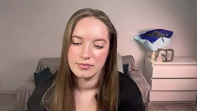 EvaMaddison online show from 10, 9, 2025