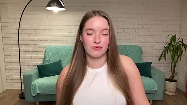 EvaMaddison online show from 28, 10, 2025