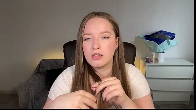 EvaMaddison online show from 9, 4, 2026