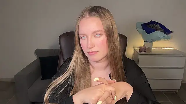 EvaMaddison online show from 25, 6, 2026