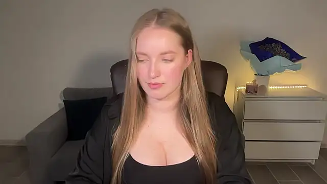 EvaMaddison online show from 29, 6, 2026