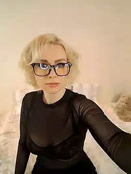 AureliaDoux online show from 3, 2, 2025