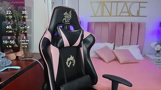 amy-thomson1 online show from 22, 9, 2025