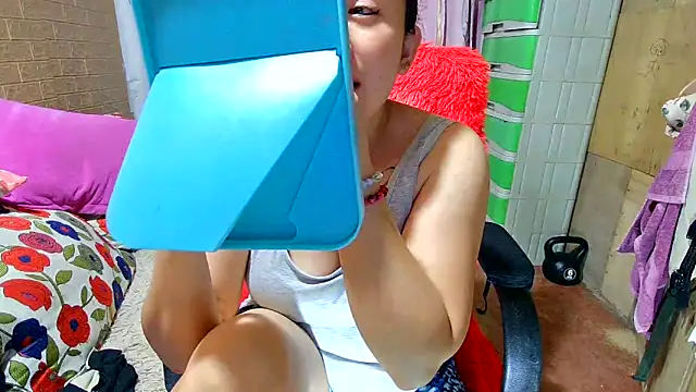 Snapshot of M_e_c_e_l chatting on 19, 3, 2025 M e c e l online show from 19, 3, 2025