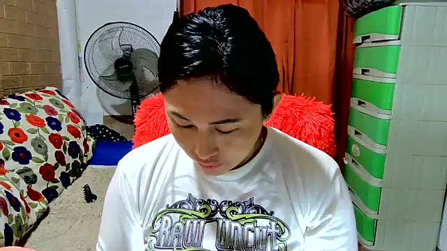 Snapshot of M_e_c_e_l chatting on 10, 9, 2025 M e c e l online show from 10, 9, 2025