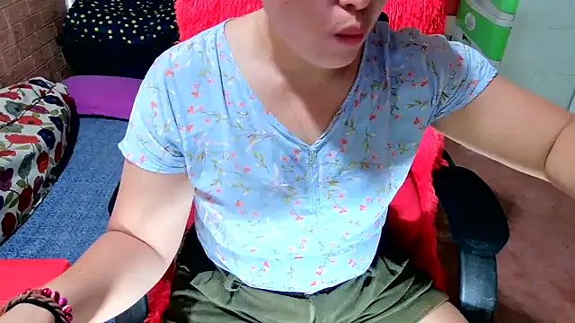 Snapshot of M_e_c_e_l chatting on 9, 10, 2025 M e c e l online show from 9, 10, 2025