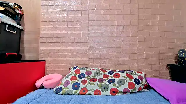 Snapshot of M_e_c_e_l chatting on 10, 10, 2025 M e c e l online show from 10, 10, 2025