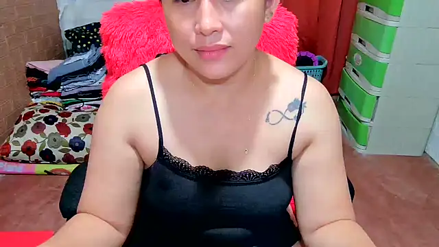 Snapshot of M_e_c_e_l chatting on 12, 10, 2025 M e c e l online show from 12, 10, 2025