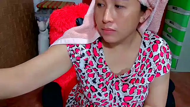 Snapshot of M_e_c_e_l chatting on 6, 11, 2025 M e c e l online show from 6, 11, 2025