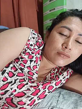 Snapshot of M_e_c_e_l chatting on 6, 11, 2025 M e c e l online show from 6, 11, 2025