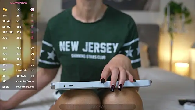 Lorettelorena online show from 24, 12, 2024