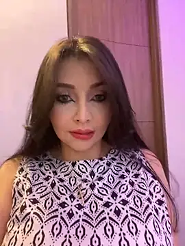 KateLatorre online show from 25, 11, 2025